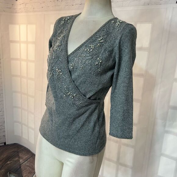 Ann Taylor Grey Silver Embroidered v neck Wrap Top Blouse Size Small - Picture 3 of 8